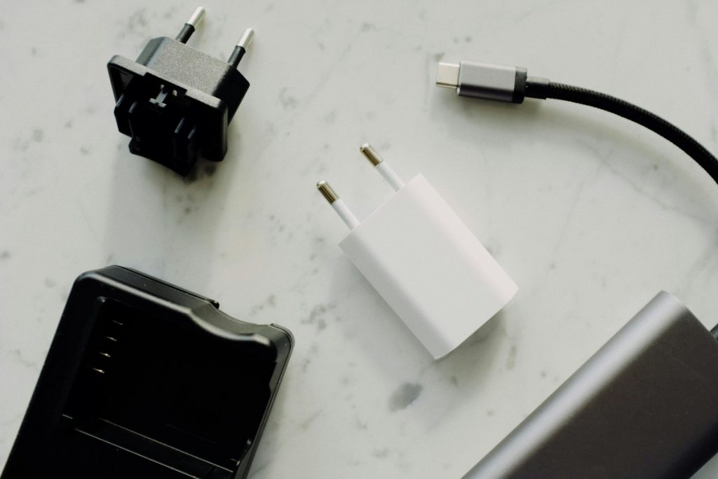 USB kakav poznajemo odlazi u istoriju: Stižu AI portovi i stroga pravila