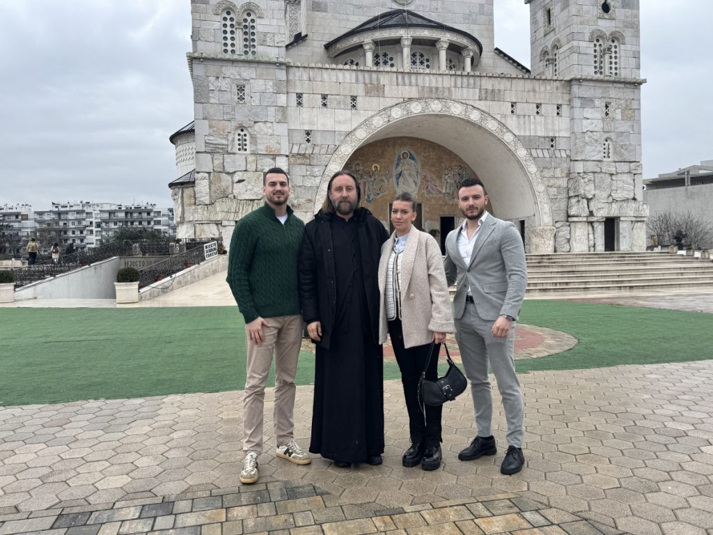 Mladi PNP-a donirali hranu narodnoj kuhinji Mitropolije crnogorsko-primosrske