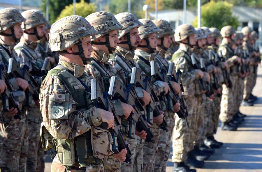 Ministarstvo odbrane raspisalo javne oglase za obrazovanje na vojnim akademijama u Grčkoj i Makedoniji