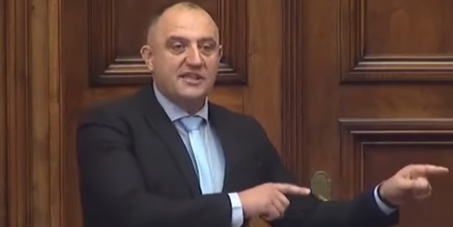 Vujadinović o ustaškim prijetnjama Srbima u Metkoviću: Nema horskog oglašavanja EU na čelu sa Piculom