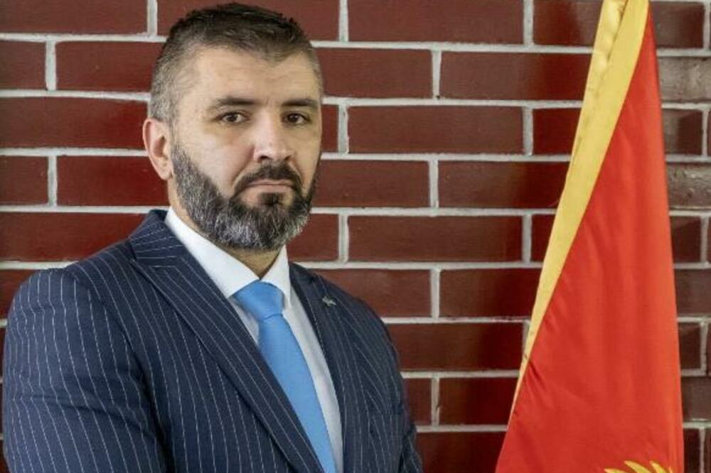 Žugić: Trobojka sa grbom Kraljevine Crne Gore simbol kontinuiteta i poštovanja identiteta