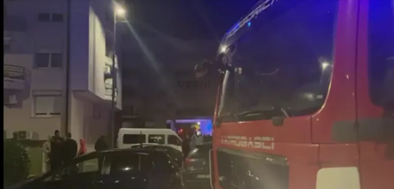 (VIDEO) U garaži zgrade u Ulici Crnogorskih serdara u Podgorici došlo do požara na vozilu, izgorio jedan automobil