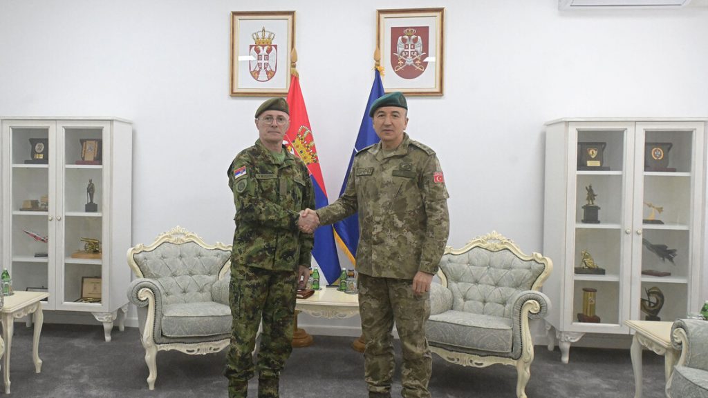 General Mojsilović sa komandantom Kfora: Bezbjednosna situacija na KiM osjetljiva