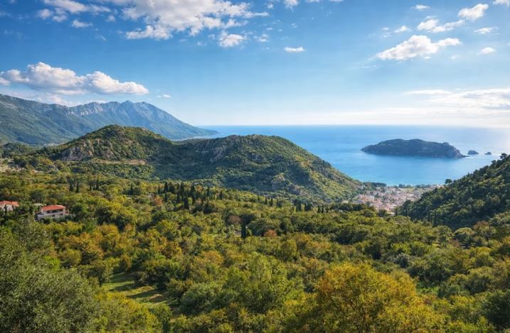 Komunalna inspekcija Opštine Budva zapečatila nelegalne deponije na više lokacija i postavila table sa upozorenjem
