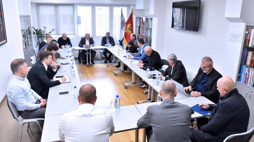 Privredna komora – Iznaći rješenje za nesmetano snabdijevanje naftom i derivatima