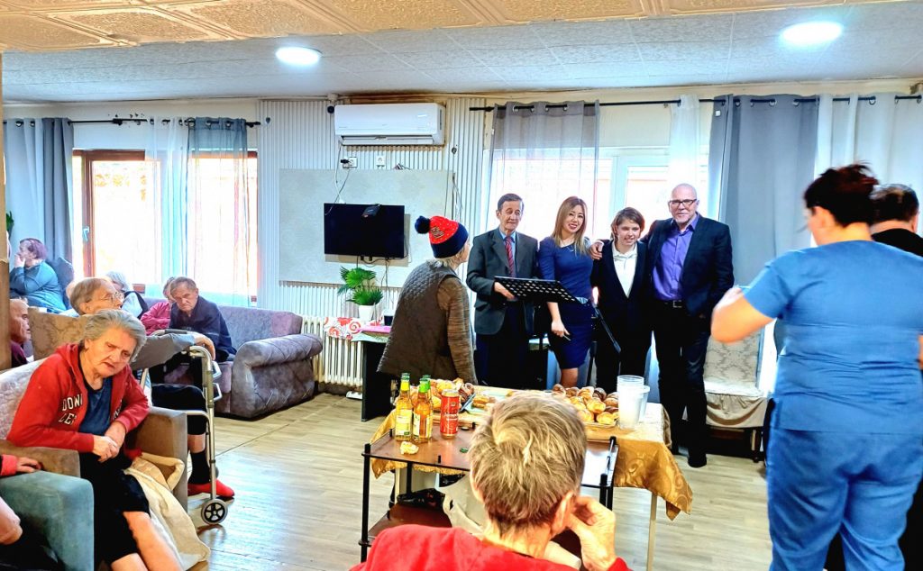 Dragan Koprivica održao humanitarni koncert u Domu starih „Duga“
