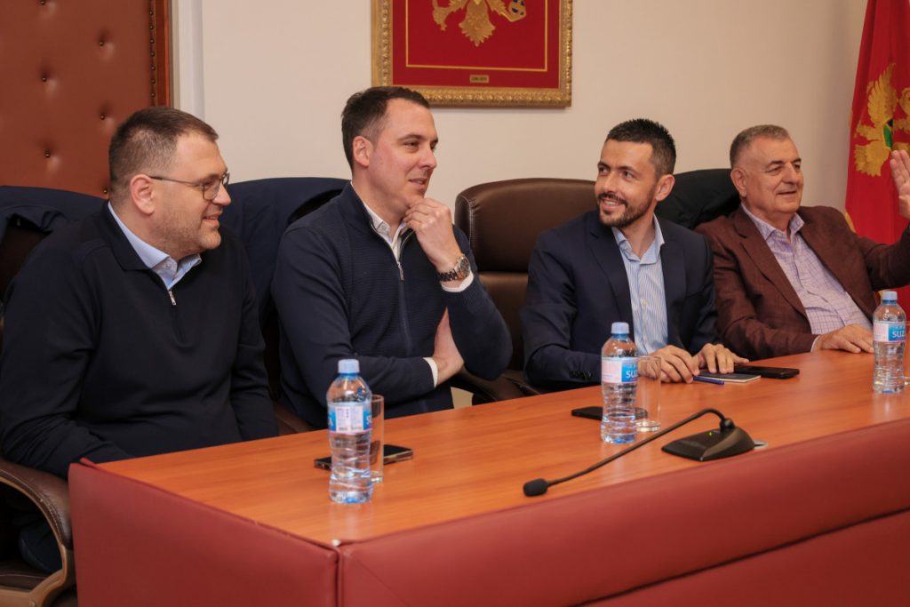 Živković u razgovoru sa građanima Danilovgrada: Ova vlast je pala, progon političkih neistomišljenika i kritičara je terminalna faza