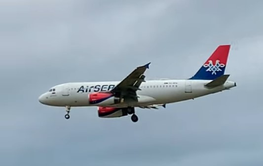 Avion Er Srbije sletio u Dubai, večeras vraća više stotina srpskih državljana