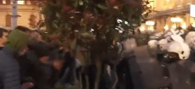 Blokaderi divljali u Beogradu: Napali policajce, pozivali na ubistvo
