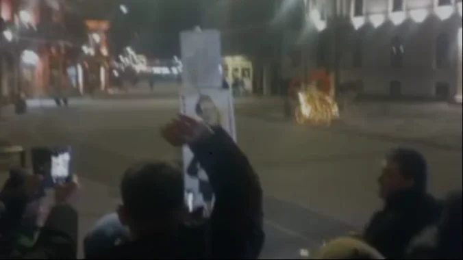 Glavni sponzori obojene revolucije poručiIi: Blokaderi će izazvati haos na izborima, a onda će neko odsjeći Vučićevu glavu (VIDEO)
