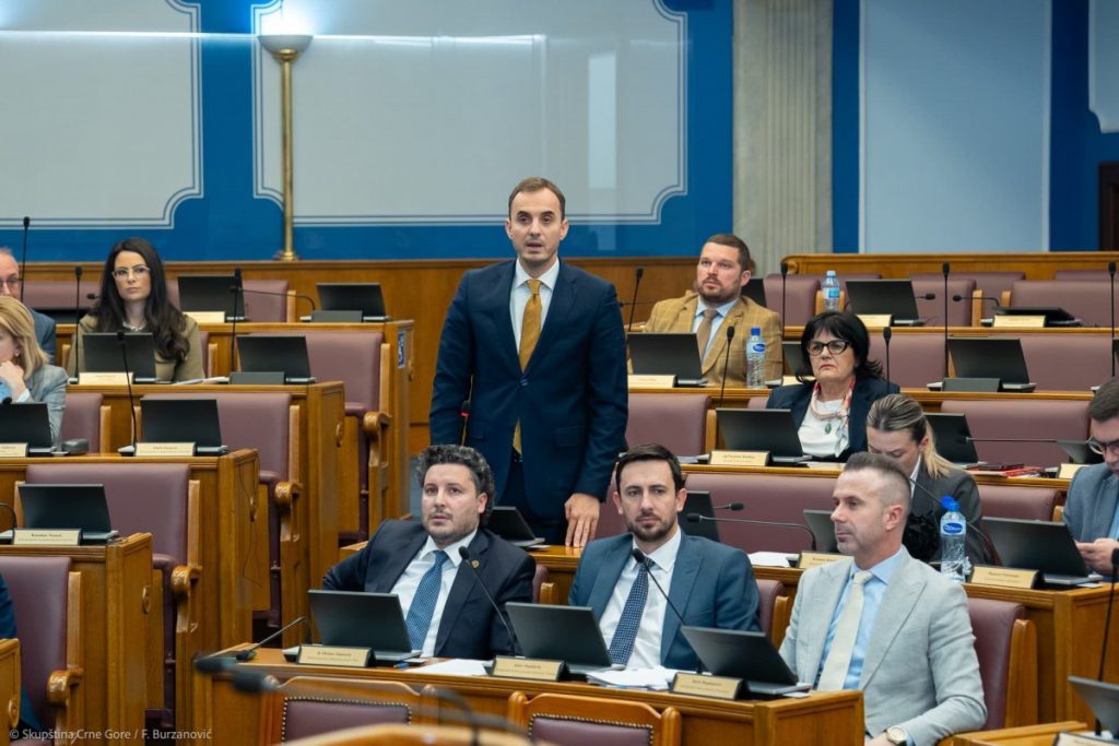 Konatar: Ako Vlada neće da smanji akcize na gorivo, to treba da uradi Skupština