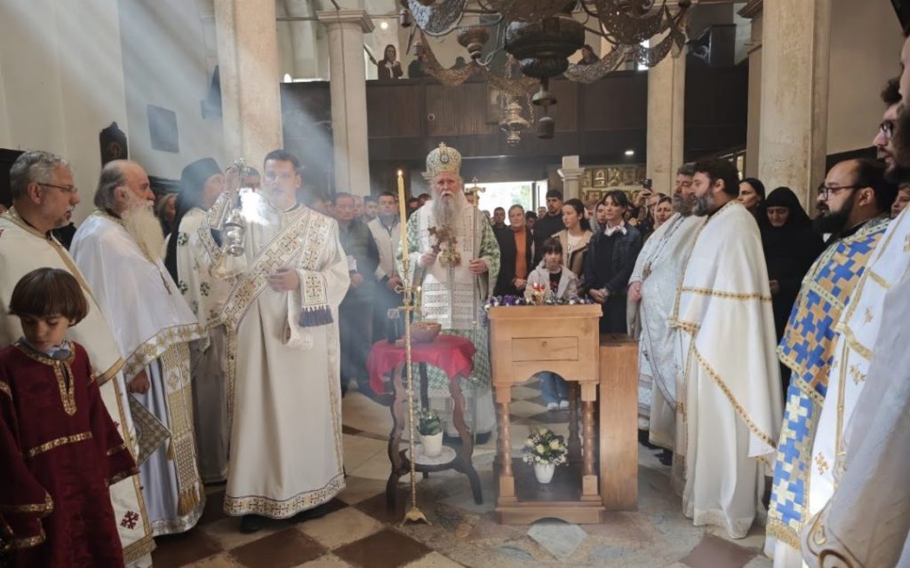 (FOTO) Mitropolit Joanikije služio pomen žrtvama NATO agresije i pogroma na Kosmetu: Sjećamo se junaštva naših vojnika i oficira koji su se hrabro usprotivili agresiji!