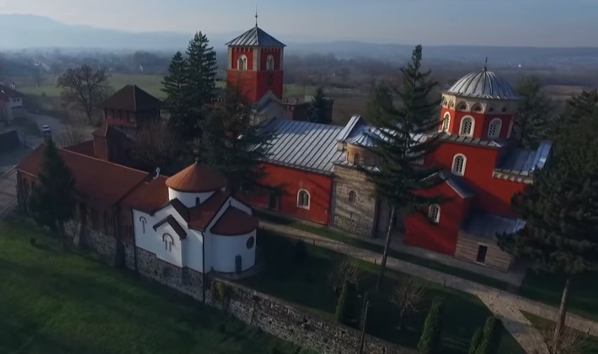 Prije 45 godina zapaljena Pećka patrijaršija: Na praznik Nedjelje pravoslavlja podmetnut požar na srpskoj svetinji