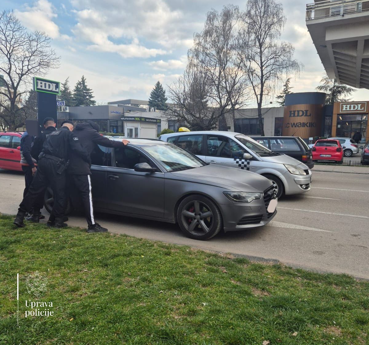policija
