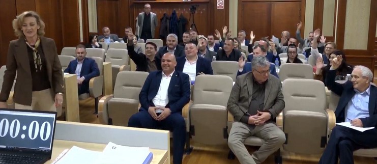 PES izašao iz vlasti, ali ne i iz fotelja: Njihovi kadrovi i dalje upravljaju važnim sektorima u Pljevljima