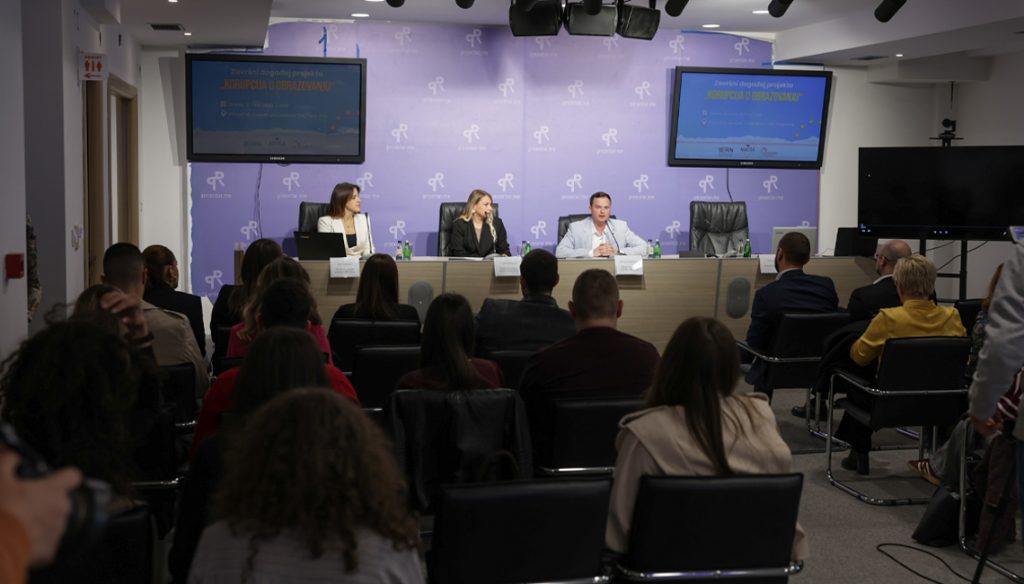 MASTER: 80% vidi politički uticaj, 78% upozorava na lažne diplome: šta se zaista dešava u obrazovanju?