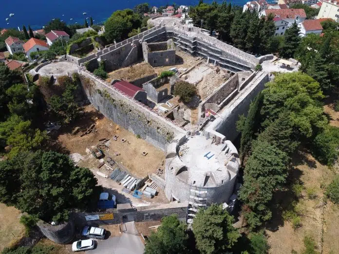 Prva faza obnove tvrđave Španjola pri kraju