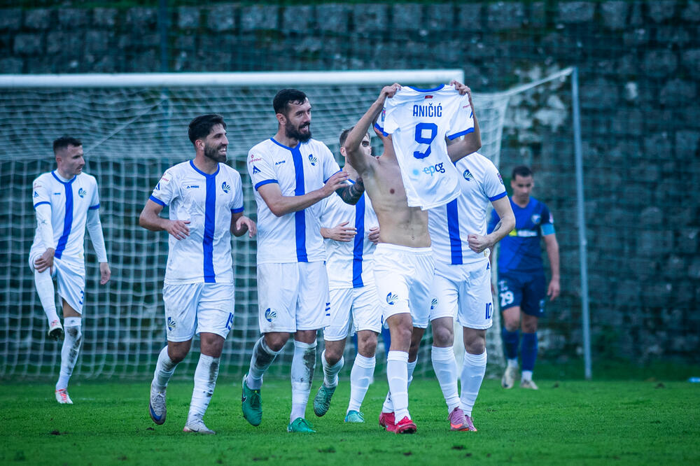 Sutjeska sa novom trenerom napada Arsenal