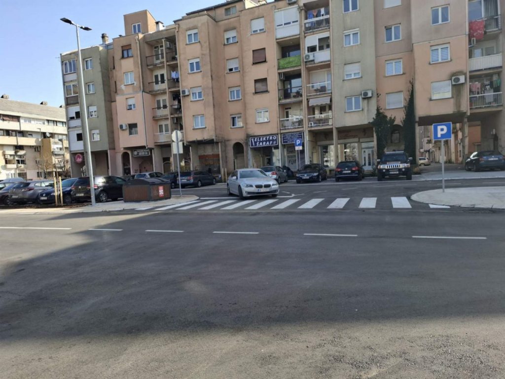 Još jedna zgrada u Nikšiću dobila novi parking; Kovačević: Nastavljamo sa projektima kao i do sada