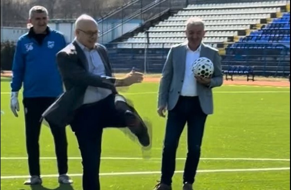 Vučević zaigrao fudbal: Zatresao mrežu prvoligaša (VIDEO)