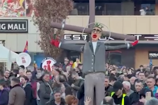 „Vučića nabiti na kolac i objesiti na čekrk“ Jezivo! Hitno uhapšen manijak zbog prijetnji predsjedniku Srbije!