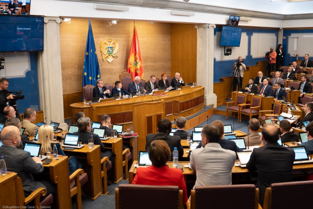 Još jedna laž iz kuhinje DPS-a; Skupština će obilježiti Dan nezavisnosti Crne Gore i to na Vidovdan – kada je država postala članica UN!