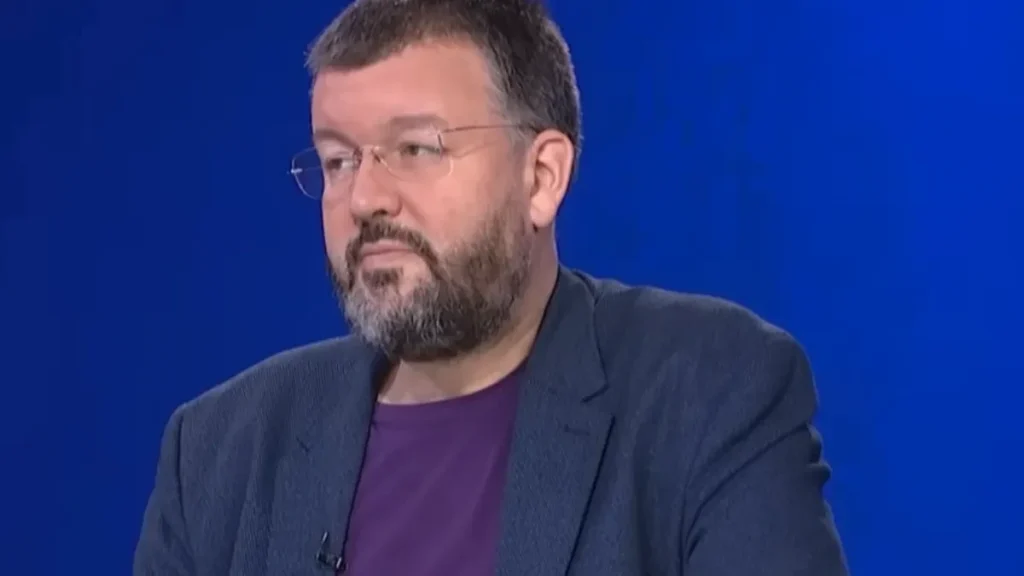 Antić: Srbi u vlasti, ali pod pritiskom – glasanjem za vraćanje imovine Petrovićima otvorena mogućnost i za Karađorđeviće