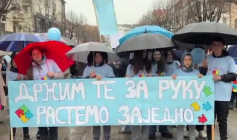 Berane obilježilo Dan autizma: „Plavi grad“ poslao poruku podrške, inkluzije i zajedništva