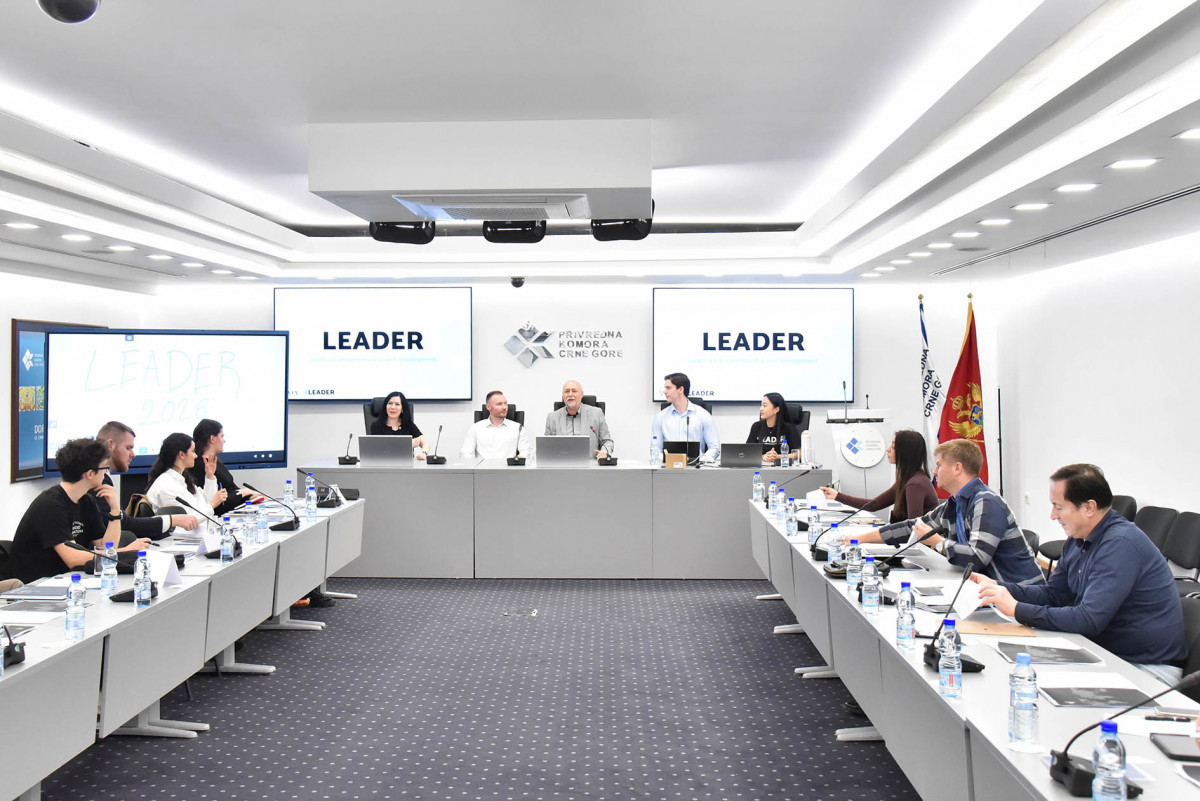 LEADER
