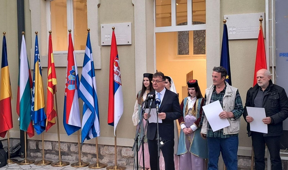 Aleksić otvorio Prvo balkansko trijenale skulpture malog formata u Danilovgradu