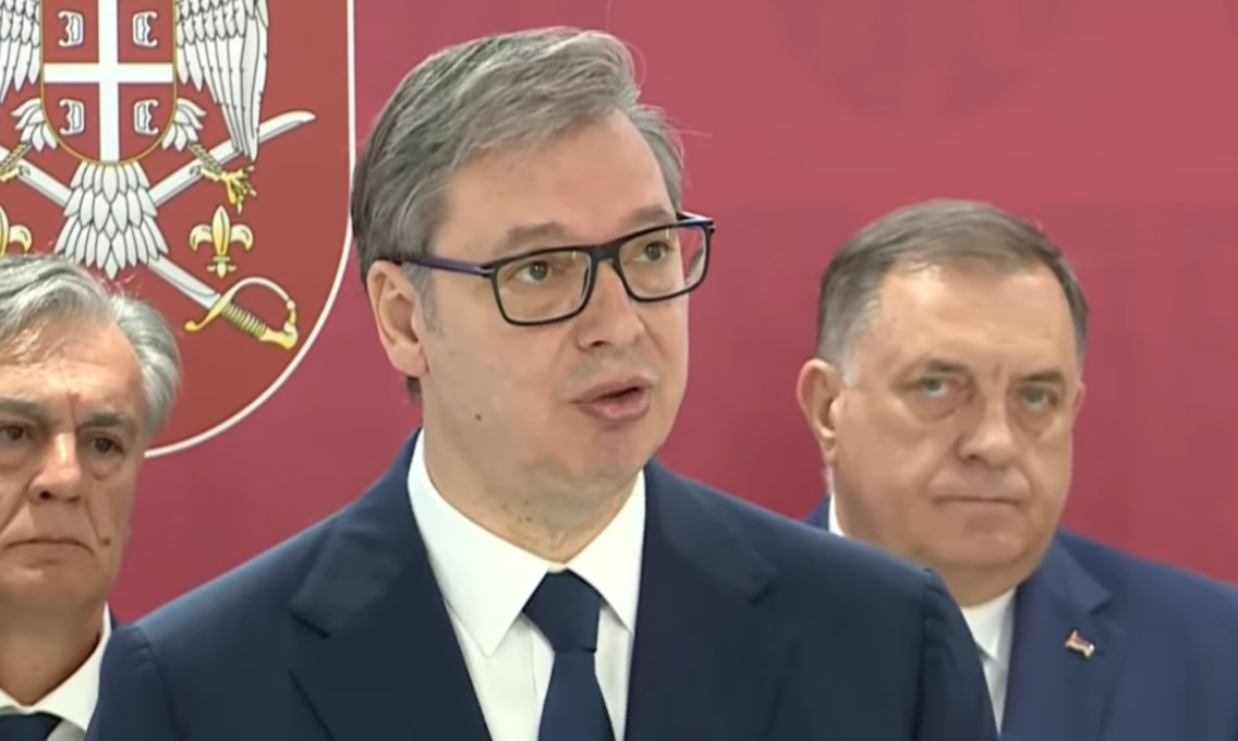 Screenshot 2026-04-15 at 11-37-45 (54) Obraćanje posle sastanka predsednika sa najvišim rukovodstvom Ministarstva odbrane i Vojske Srbije – YouTube