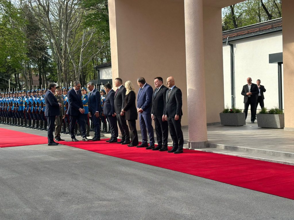 Vučić se danas sastaje najvišim rukovodstvom Ministarstva odbrane i Vojske