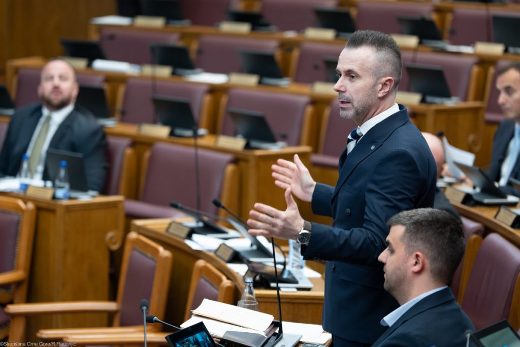 Bogdanović pitao Apelacioni sud: Da li je problem greška u prezimenu ili greška sistema koja je ponizila porodicu žrtve koja očekuje da sudovi štite zakon, a ne ubice?