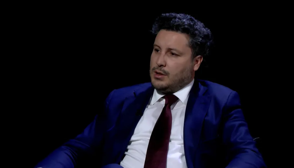 SLOBODNA ZONA: Dritan Abazović večeras bez rukavica o Đukanoviću, mafiji, podjelama…