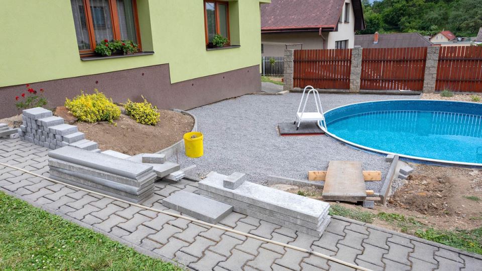 Kopao bazen u svom dvorištu, pa naišao na plastične kese: Otkrio bogatstvo vrijedno 700.000 evra