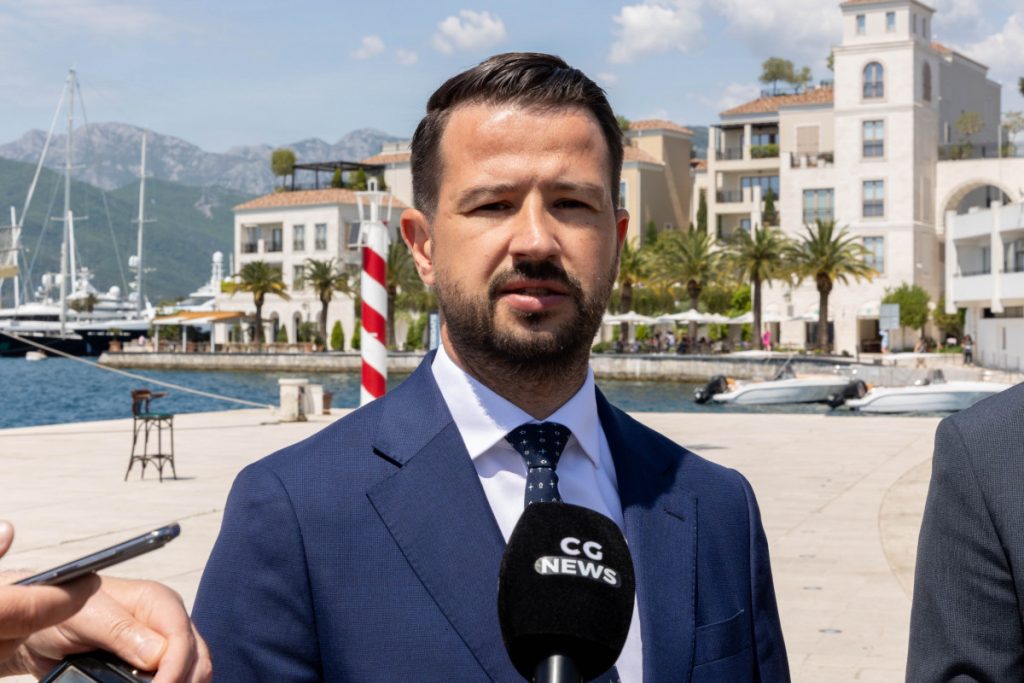 Milatović: Odluka o Svetom Stefanu bez analiza i transparentnosti