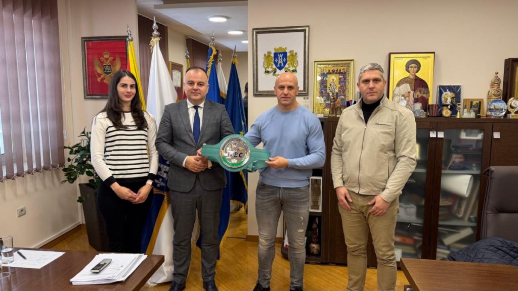 PRIJEM U OPŠTINI HERCEG NOVI ZA OSVAJAČA WBC SILVER INTERNATIONAL TITULE U WBC FEDERACIJI: Vidakovići kod Katića