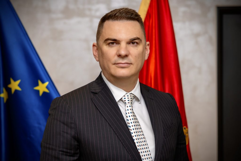 Vlada Crne Gore usvojila na predlog Ministarstva energetike i rudarstva Krizni plan za rješavanje poremećaja u snabdijevanju naftnim derivatima