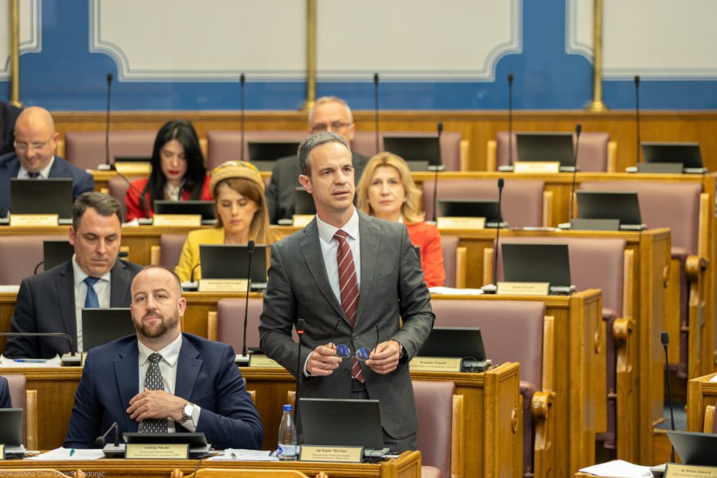Mugoša: Alarmantni demografski podaci zahtijevaju izradu sveobuhvatne strategije populacione politike, odnosno demografskog razvoja