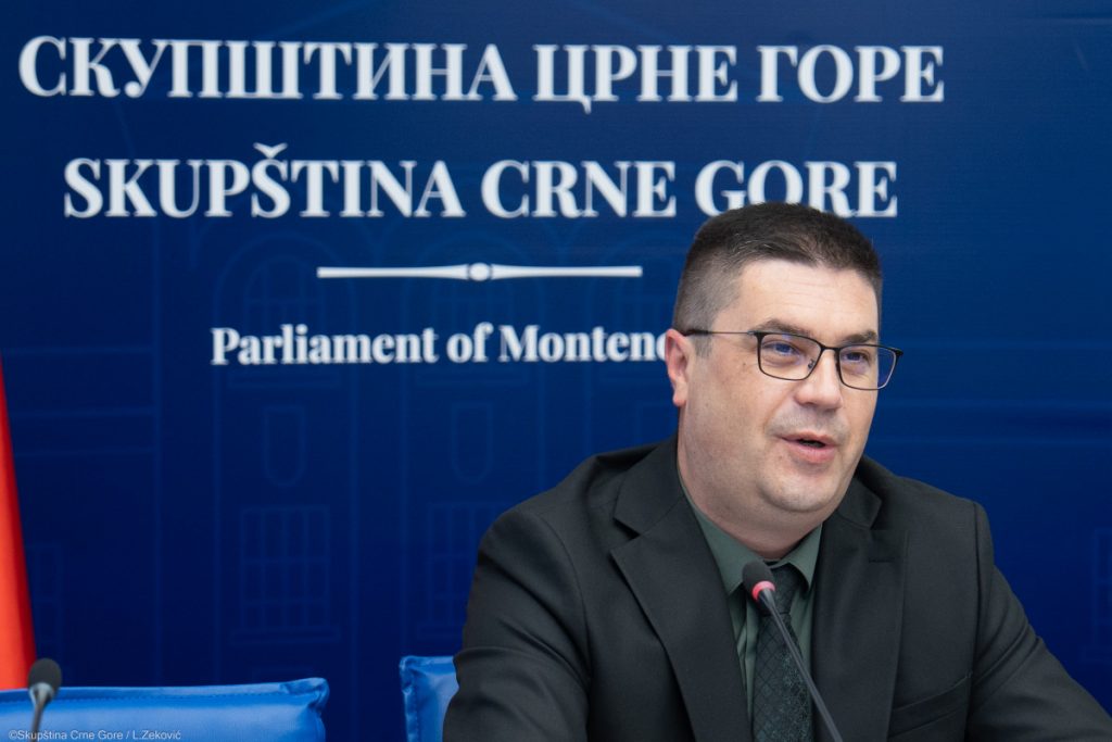 Rovčanin: „Đe ćeš Milo na Moma“