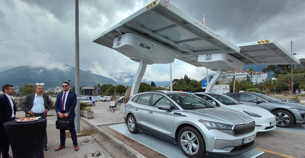 Bar-pustena-u-funkciju-solarna-stanica-besplatno-napajanje-elektricnih-automobila-fot-Primorski-portal-1-1024×532