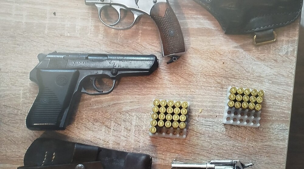 Pretresom u Sutomoru oduzeti pištolj, revolver i municija
