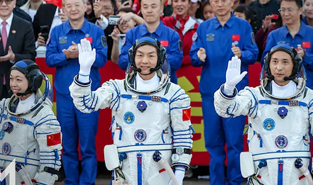 Kineski astronauti se vratili na Zemlju nakon sedam mjeseci u svemiru