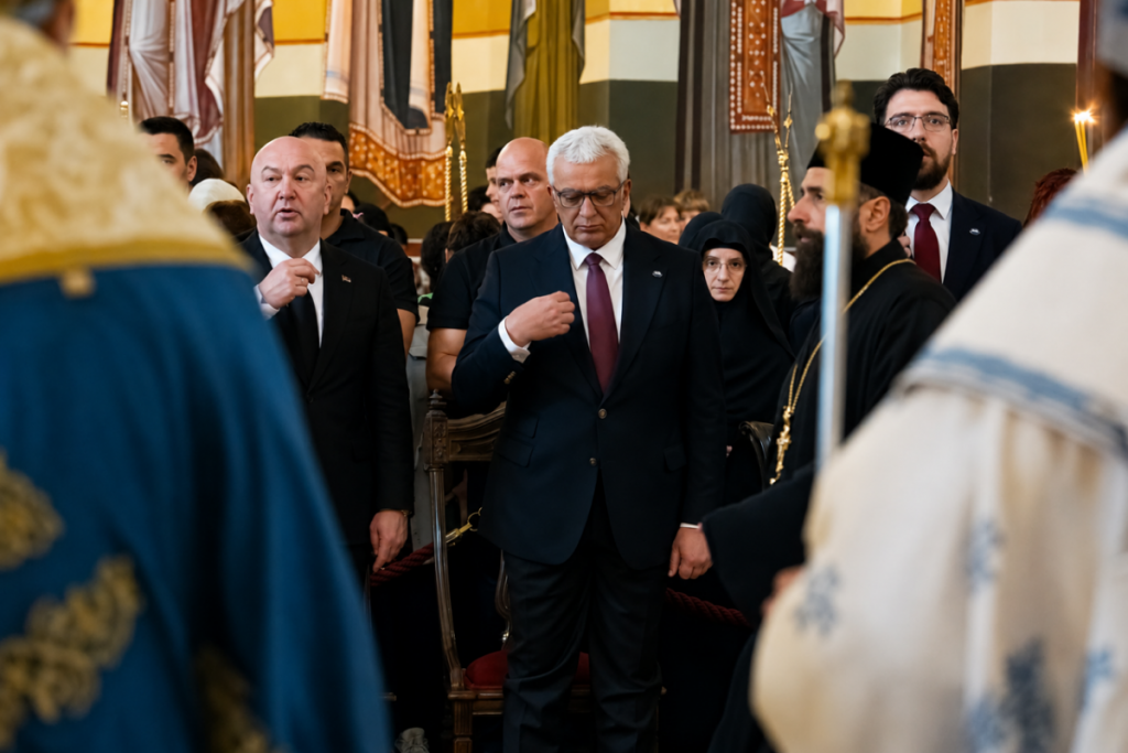 (FOTO/VIDEO) Mandić na patrijarškoj liturgiji: Veliki je blagoslov s vjernim narodom dočekati patrijarha srpskog Porfirija