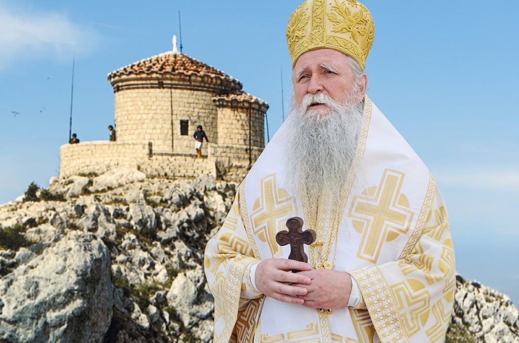 Mitropolit Joanikije: Rušenjem Lovćenske kapele ponizili su Crnu Goru i na tom bezakonju hoće da grade budućnost; Ona će se graditi na Njegoševom zavjetu – u to budite sigurni!