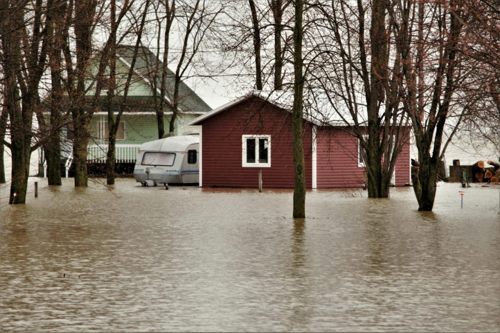 Broj poginulih u poplavama i klizištima u Keniji porastao na najmanje 18