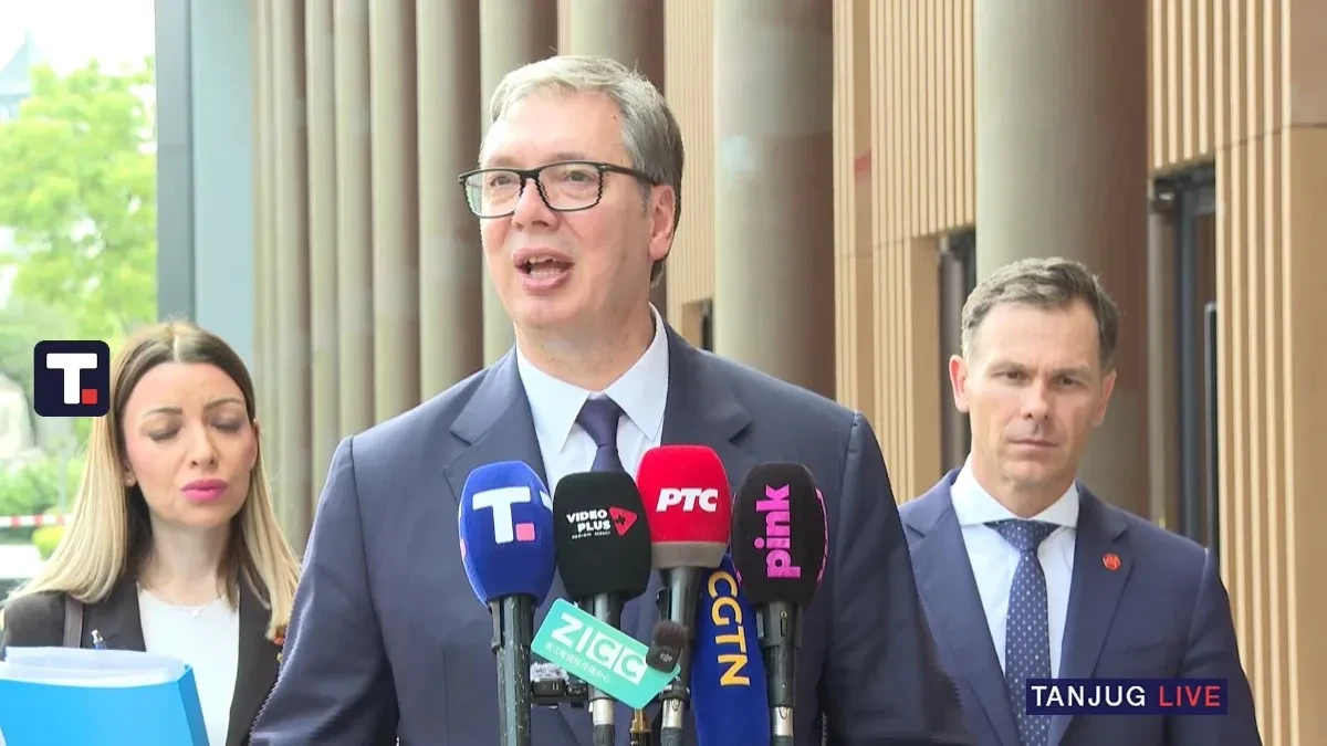 predsednik_vucic_se_obraca_iz_kine_31