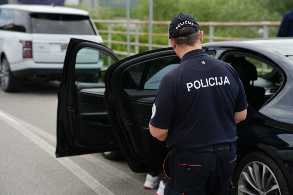 Uhapšena dva stranca: Ukrajinac falsifikovao saobraćajnu, Kosovar* je nije ni imao