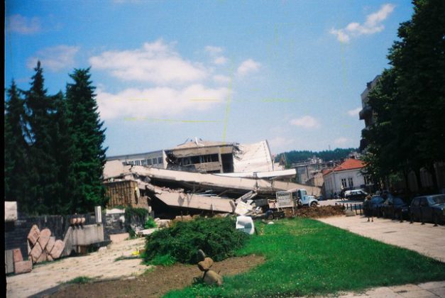uzice_pošta-posle-bombardovanja-627×420
