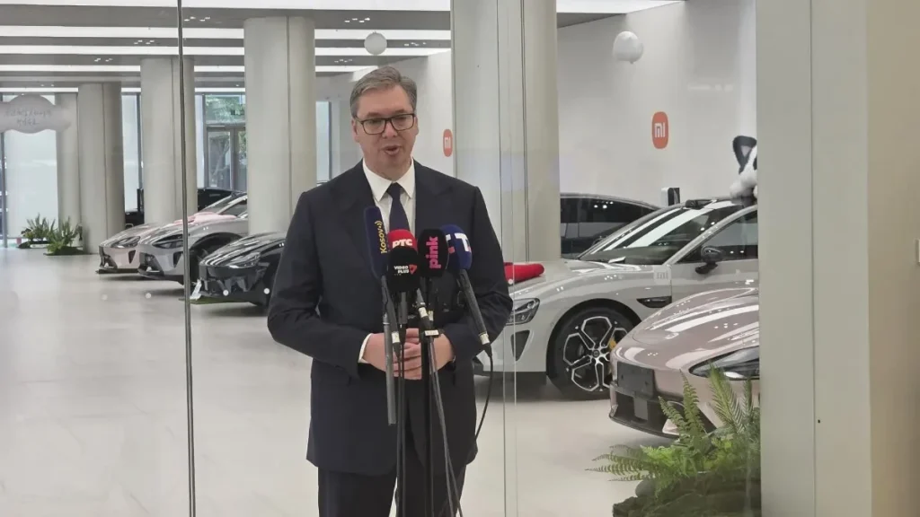(VIDEO)Vučić pokazao leteći taksi koji stiže u Srbiju